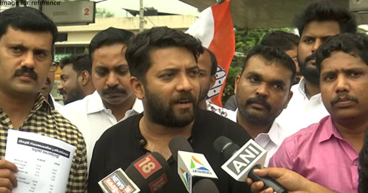 Kerala Youth Congress campaigns against fuel prices, says Tax terrorism still persists